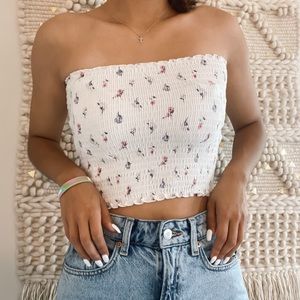 13$ Hollister Crop Top!!! Size: S